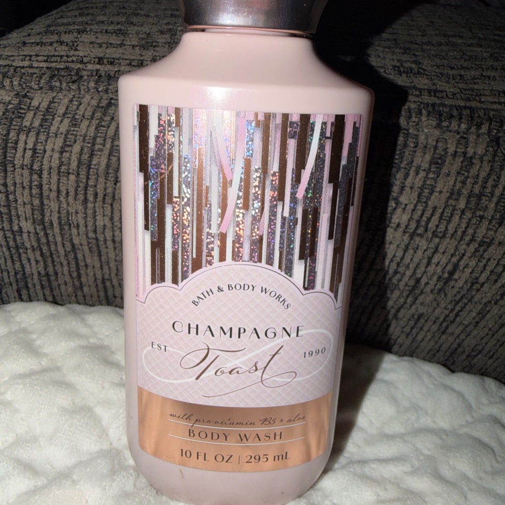 Bath & Body Works Champagne Toast Body Wash - Light Pink with Rose Gold Accents